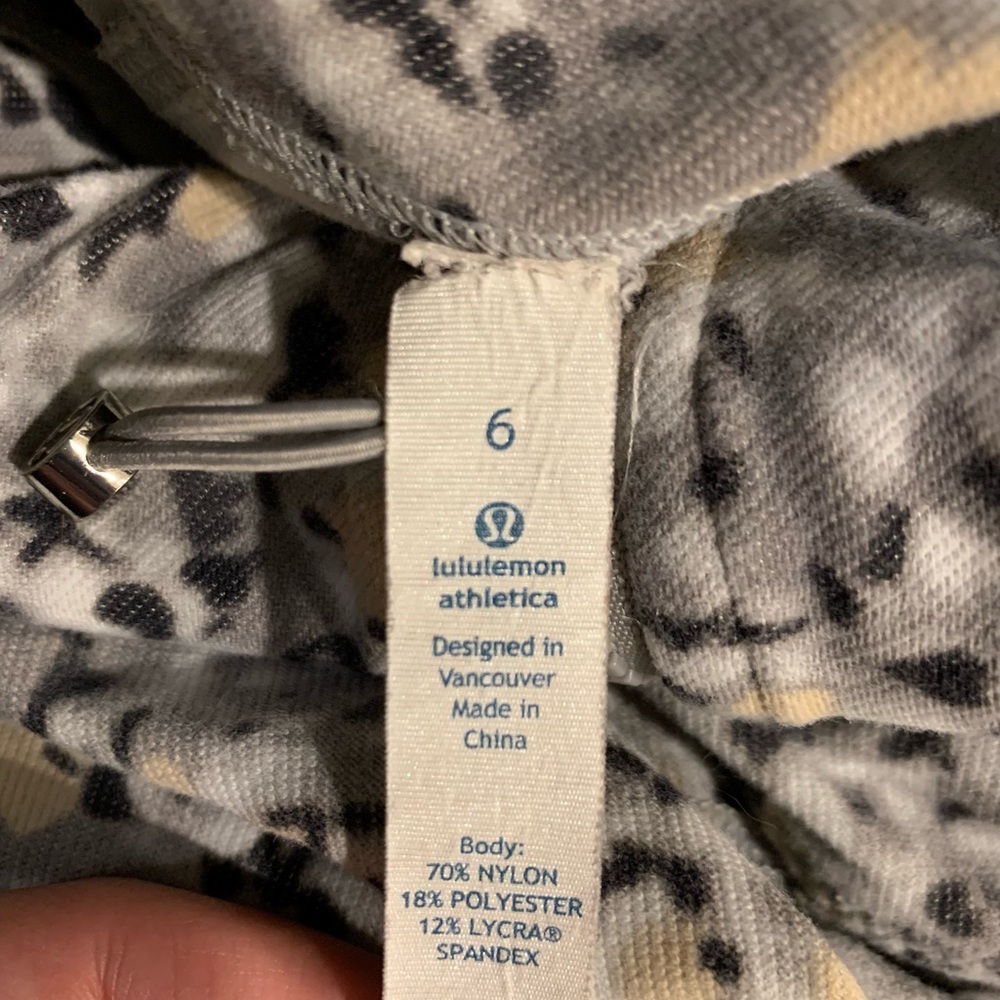 Lululemon jacket - Picture 4 of 4